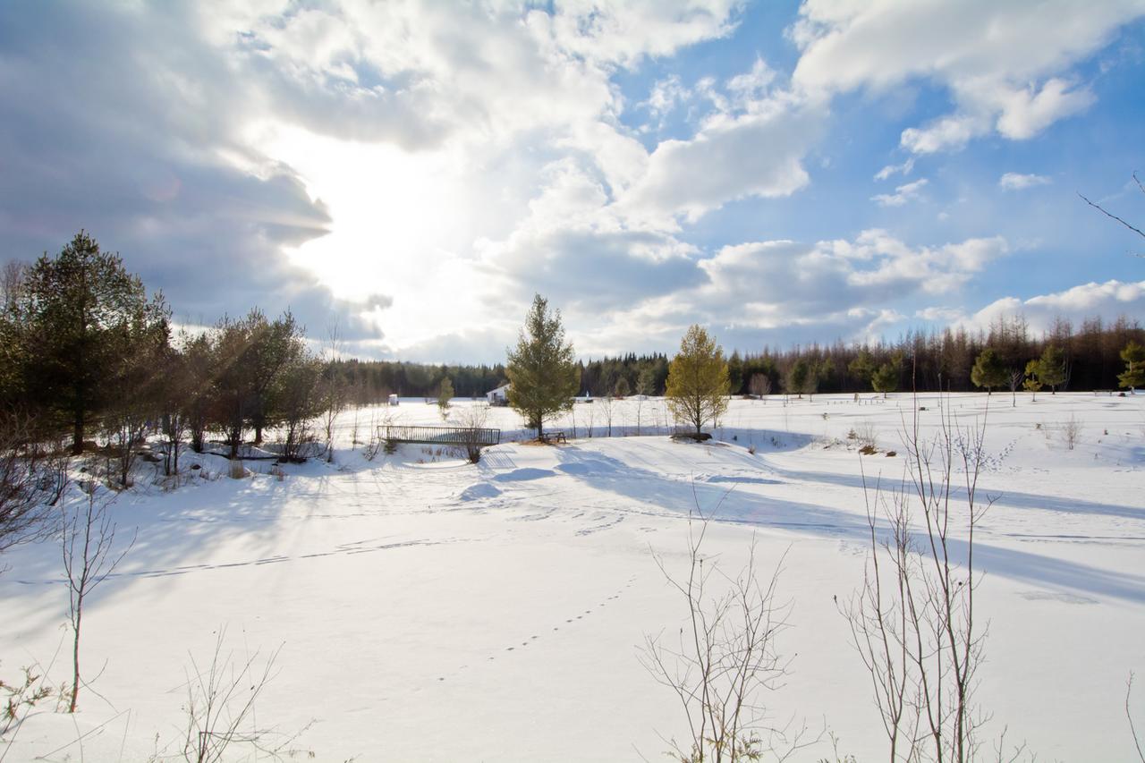Camping Chalets Spas Pignons Rouges Saint Romain Esterno foto